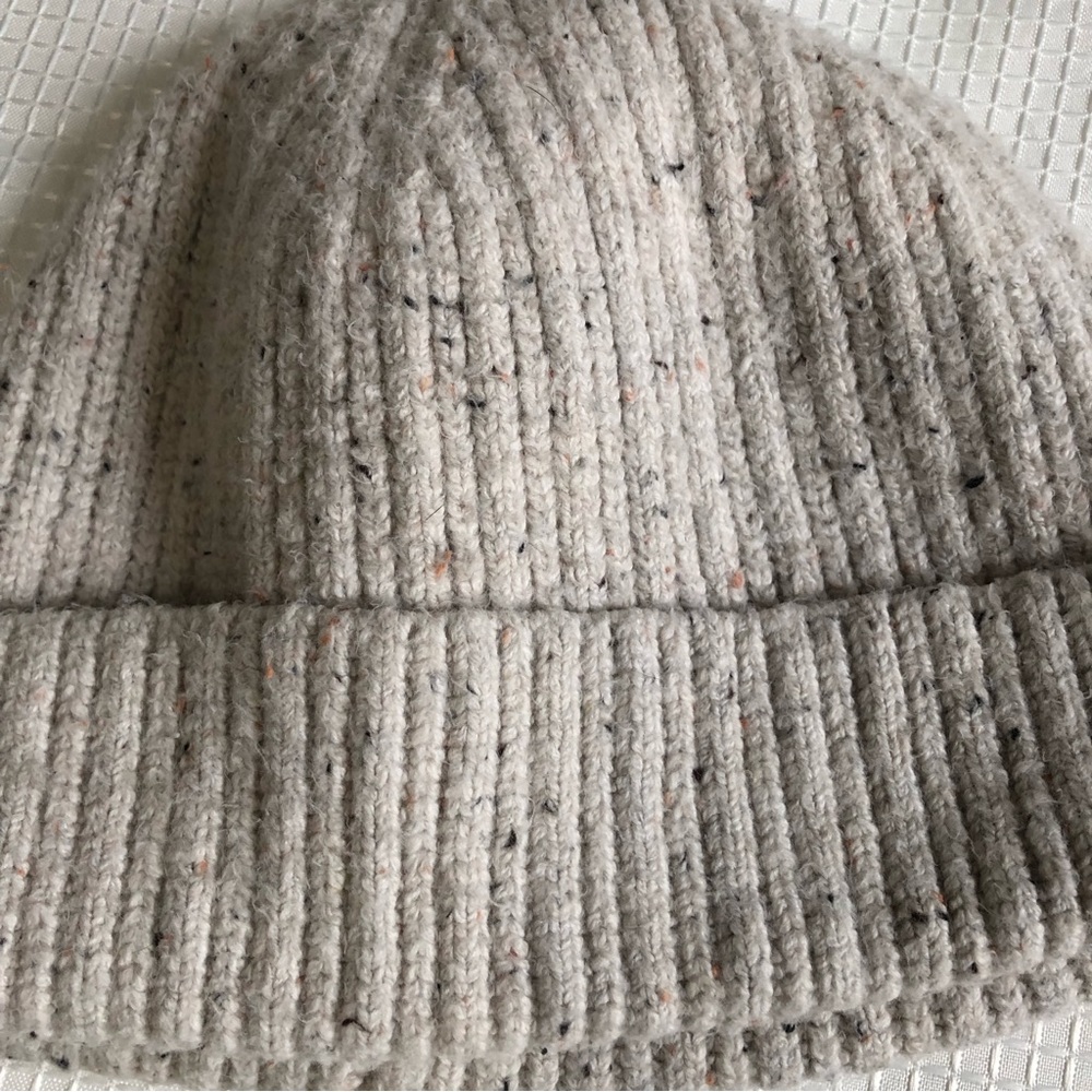 Universal thread OS cable knit beanie - Picture 3 of 5